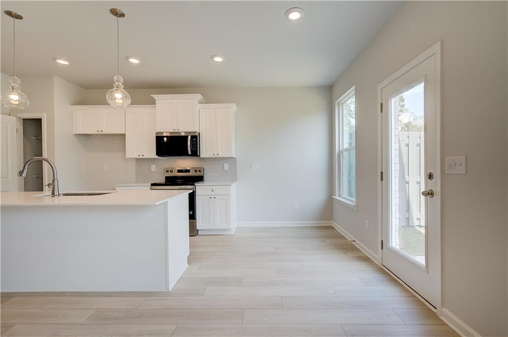 3 bedroom, 3 bathroom, 1,718 sq ft condominium under contract at 623 Treasure Drive, Stockbridge, GA 30281 — photo 7