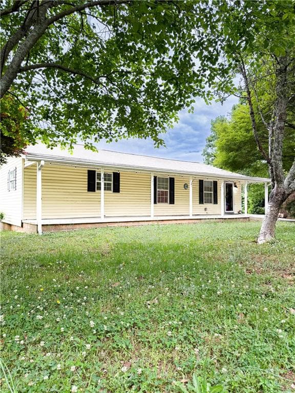 3 bedroom, 2 bathroom, 1,510 sq ft single family residence for sale at 7072 Cantrell Road, Douglasville, GA 30135 — photo 1 of 16