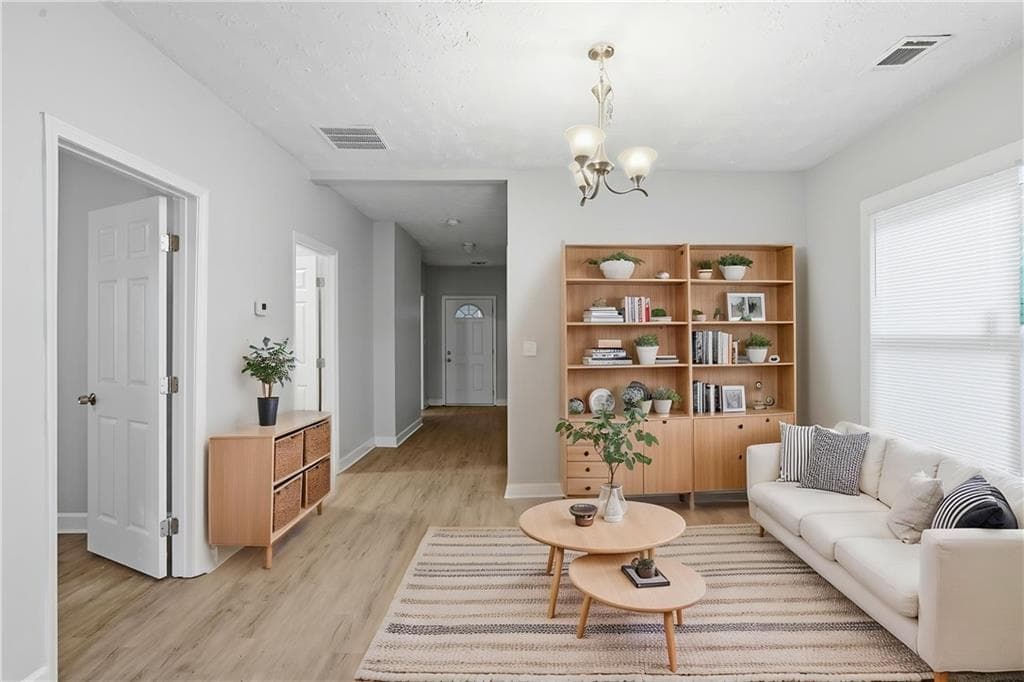 3 bedroom, 1 bathroom, 1,225 sq ft single family residence for sale at 1337 SW Mcclelland Avenue, Atlanta, GA 30344 — photo 3
