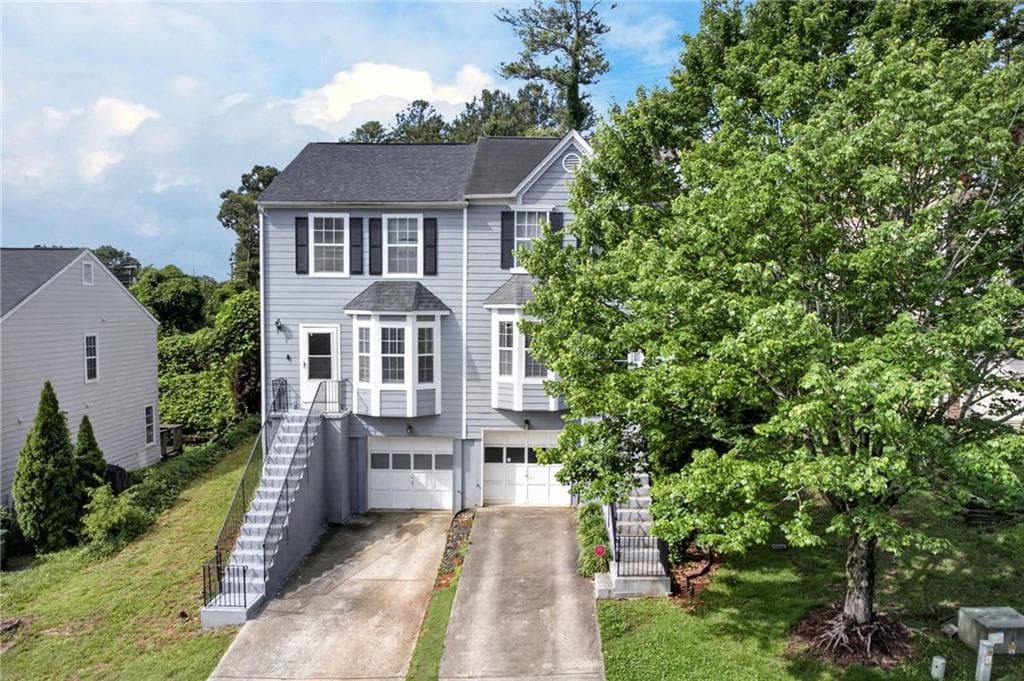 2 bedroom, 3 bathroom, 1,198 sq ft townhouse for sale at 136 Bridge View Drive, Marietta, GA 30066 — photo 2