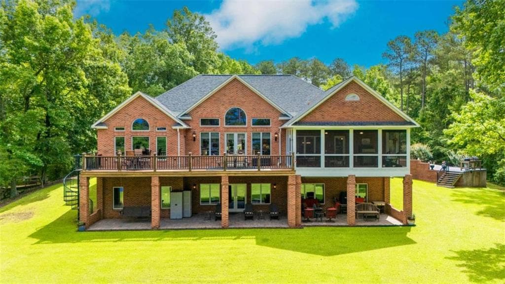 4 bedroom, 5 bathroom, 4,649 sq ft single family residence for sale at 111 Clover Court, Sparta, GA 31087 — photo 7