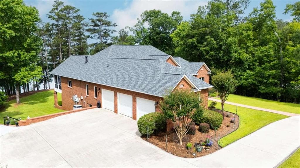 4 bedroom, 5 bathroom, 4,649 sq ft single family residence for sale at 111 Clover Court, Sparta, GA 31087 — photo 8