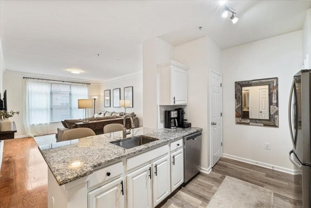 1 bedroom, 1 bathroom, 715 sq ft condominium for sale at 955 Juniper Street 3226, Atlanta, GA 30309 — photo 6