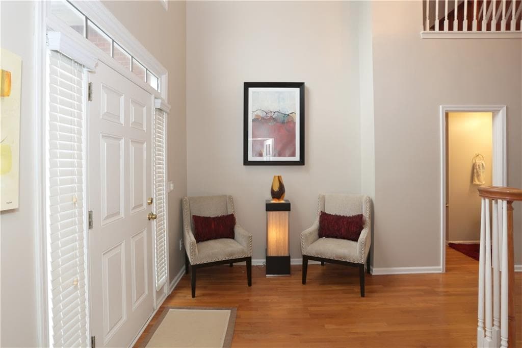 4 bedroom, 4 bathroom, 4,651 sq ft single family residence for sale at 6025 Dumont Trace, Roswell, GA 30075 — photo 2