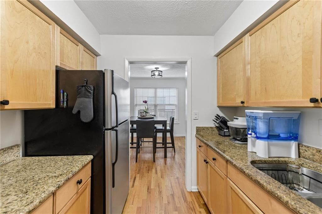 2 bedroom, 2 bathroom, 1,060 sq ft condominium under contract at 1150 Collier Road 15J, Atlanta, GA 30318 — photo 8