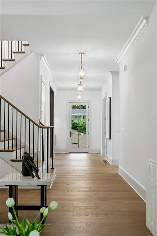 5 bedroom, 6 bathroom, 5,005 sq ft single family residence under contract at 680 Edgewater Trail, Atlanta, GA 30328 — photo 4