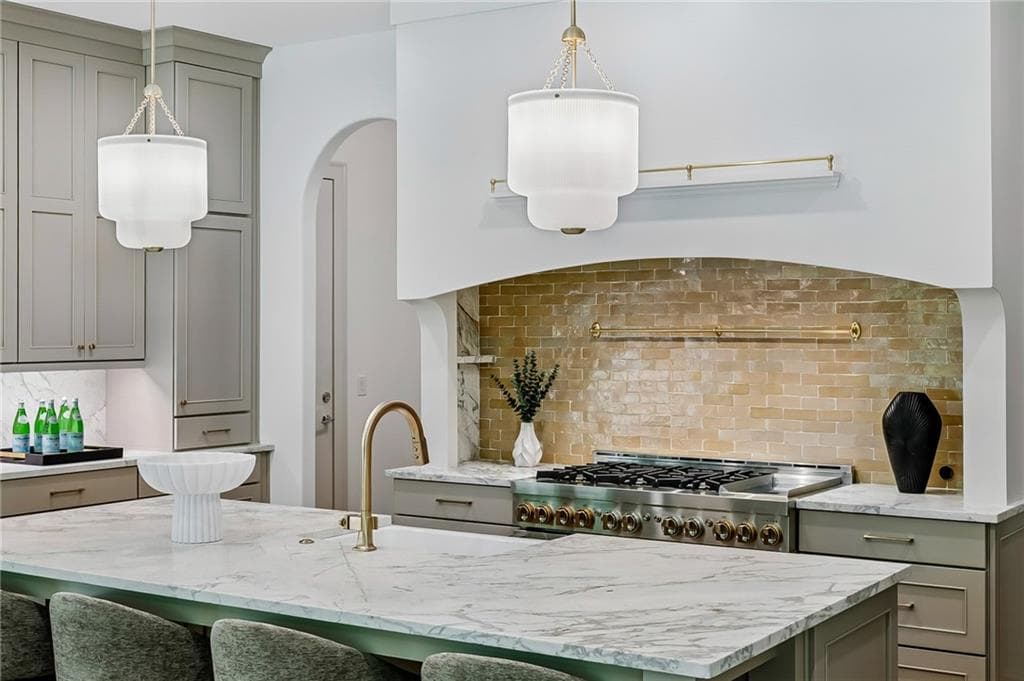 5 bedroom, 6 bathroom, 5,005 sq ft single family residence under contract at 680 Edgewater Trail, Atlanta, GA 30328 — photo 10