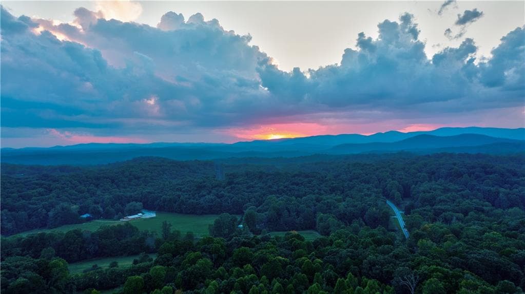 single family residence under contract at 6.7 Grateful View Drive, Dahlonega, GA 30533 — photo 5