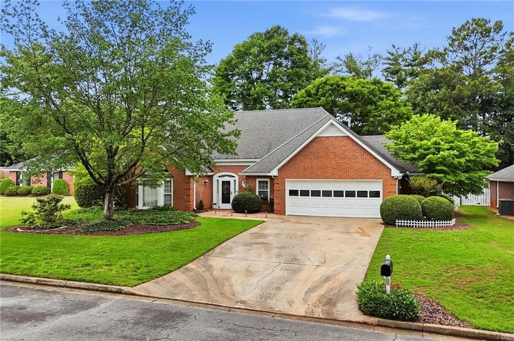 220 Stepping Stone Drive, Alpharetta, GA 30004 — most recent listing photo