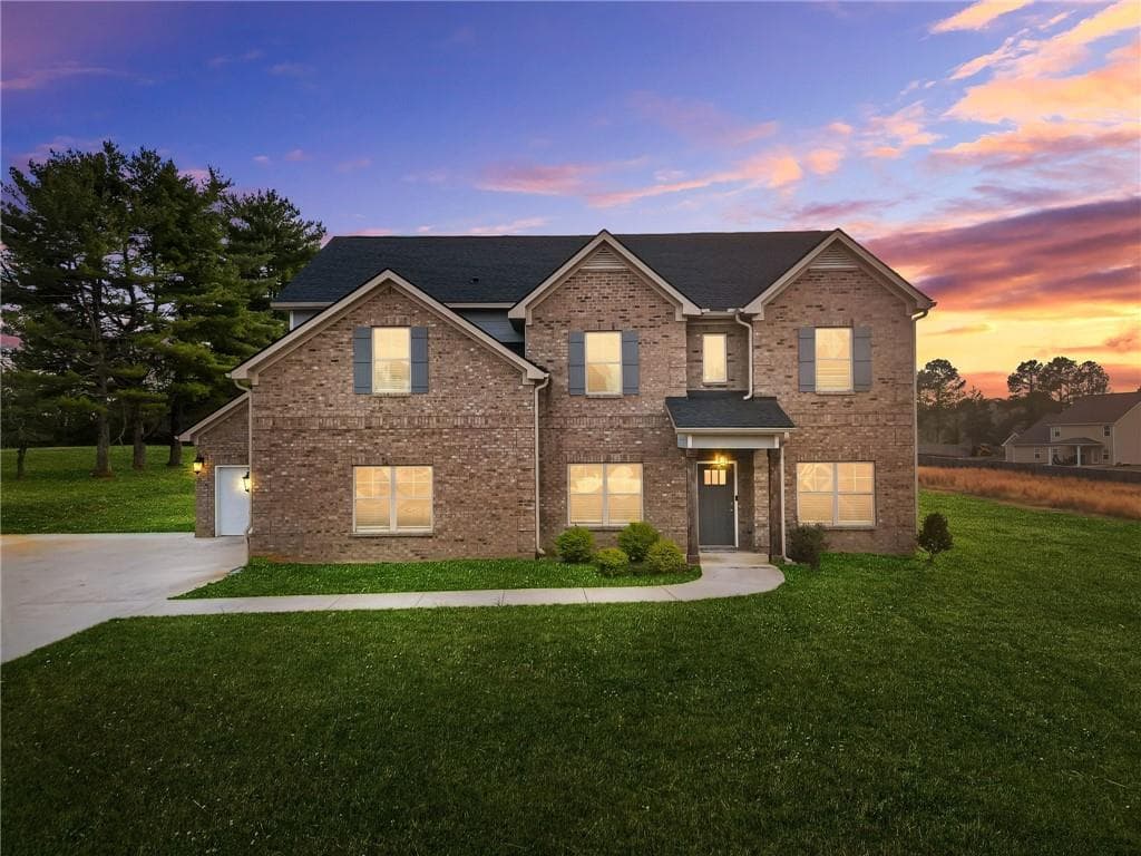 5 bedroom, 3 bathroom, 3,426 sq ft single family residence for sale at 689 S Jeff Davis Drive, Fayetteville, GA 30215 — photo 3