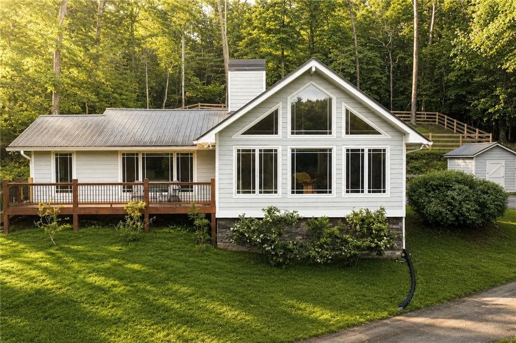 3 bedroom, 3 bathroom, 1,761 sq ft single family residence for sale at 221 Reece Creek Road, Blairsville, GA 30512 — photo 3