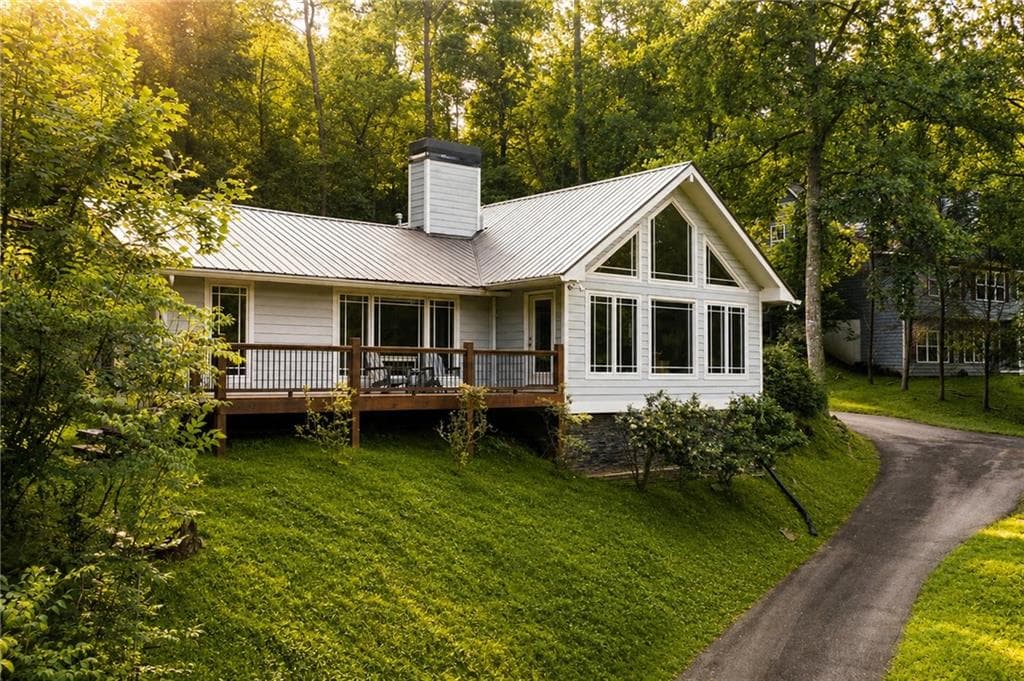 3 bedroom, 3 bathroom, 1,761 sq ft single family residence for sale at 221 Reece Creek Road, Blairsville, GA 30512 — photo 4