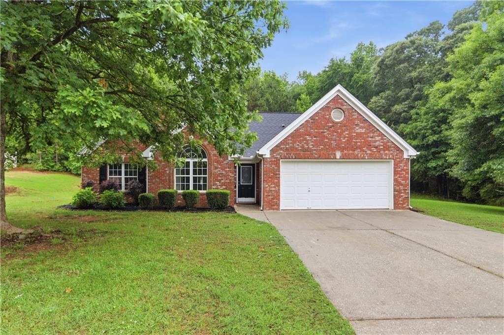 3 bedroom, 2 bathroom, 1,640 sq ft single family residence under contract at 65 Williams Court, Hoschton, GA 30548