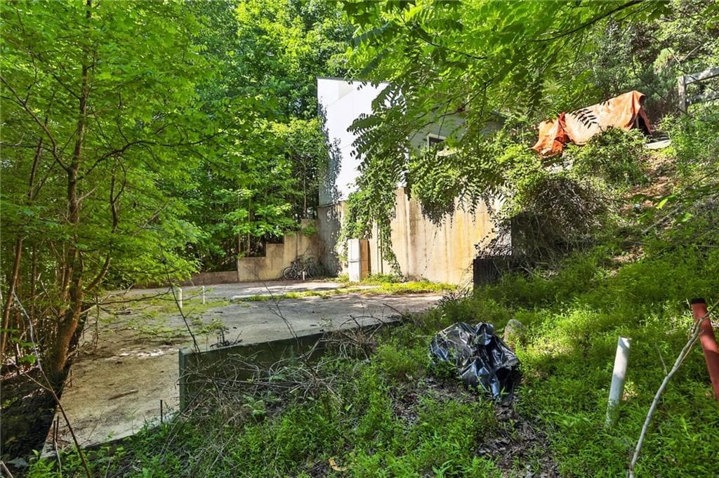 1 bedroom, 1 bathroom, 855 sq ft single family residence under contract at 207 Lanier Drive, Dahlonega, GA 30533 — photo 2