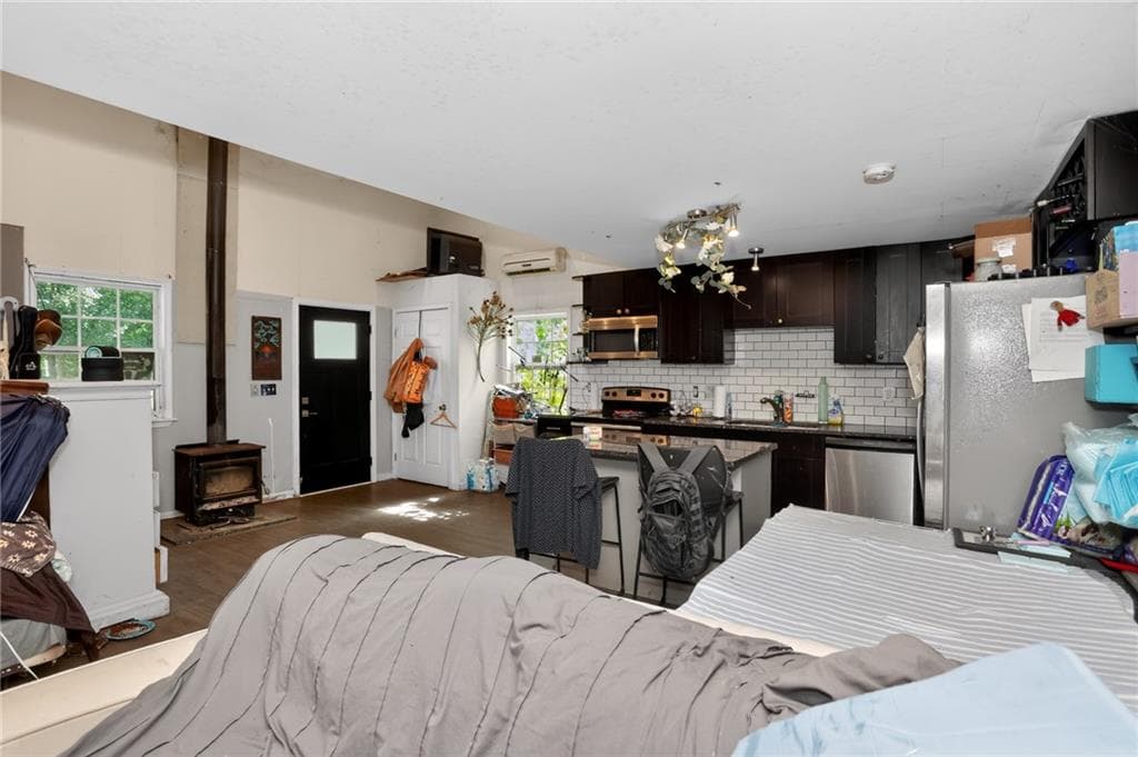 1 bedroom, 1 bathroom, 855 sq ft single family residence under contract at 207 Lanier Drive, Dahlonega, GA 30533 — photo 7