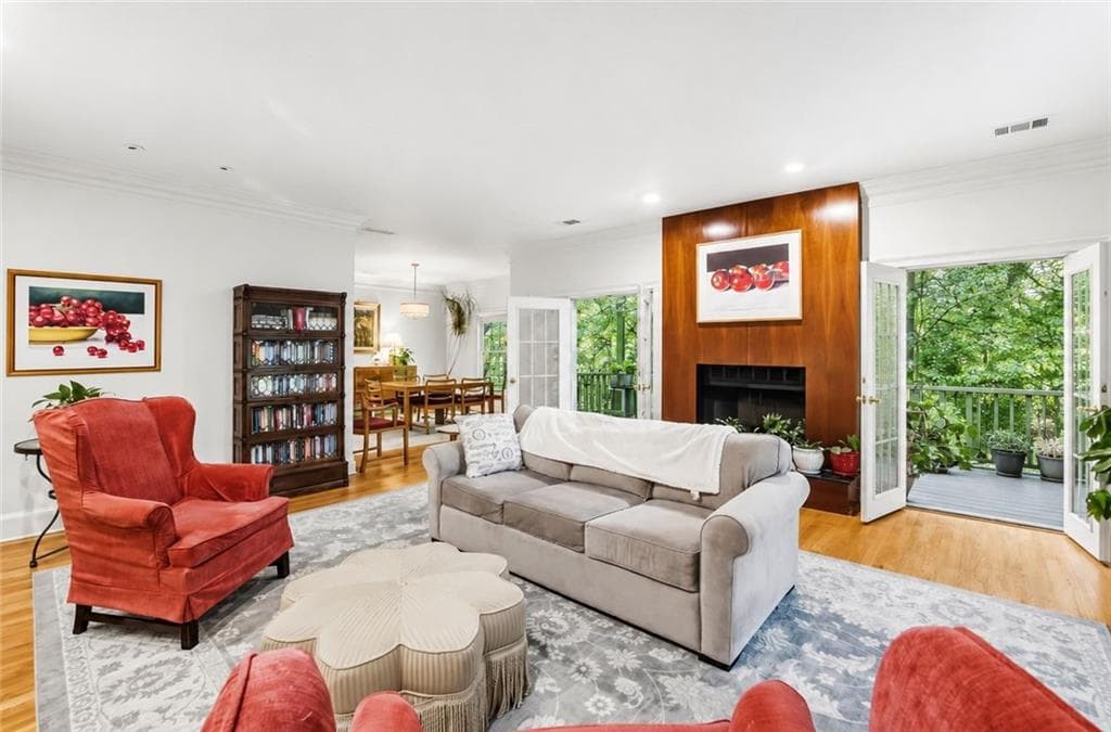 2 bedroom, 3 bathroom, 2,468 sq ft single family residence sold at 1509 Sheridan Walk, Atlanta, GA 30324