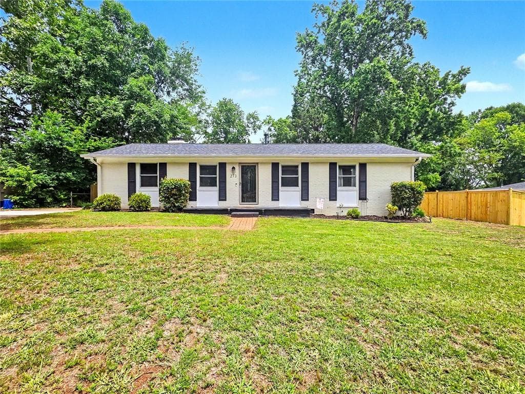 3 bedroom, 2 bathroom, 1,300 sq ft single family residence for sale at 273 Norton Circle, Smyrna, GA 30082 — photo 7