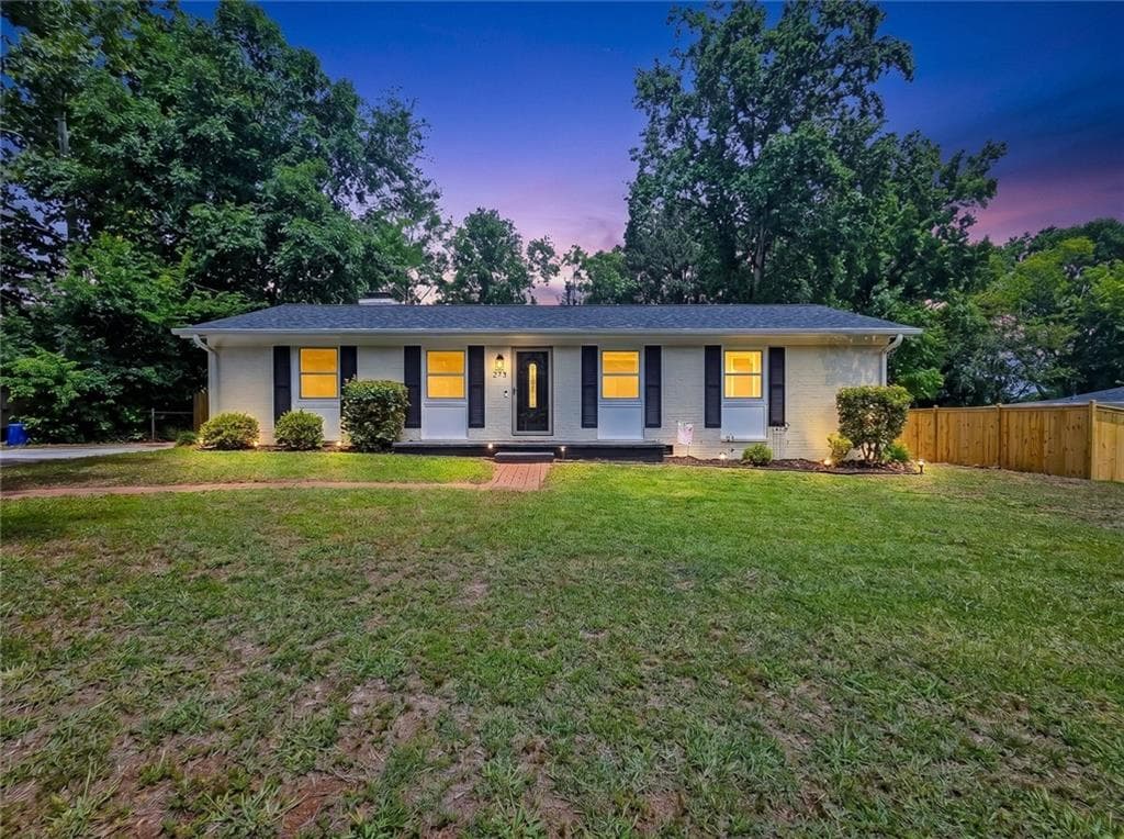 3 bedroom, 2 bathroom, 1,300 sq ft single family residence for sale at 273 Norton Circle, Smyrna, GA 30082 — photo 8