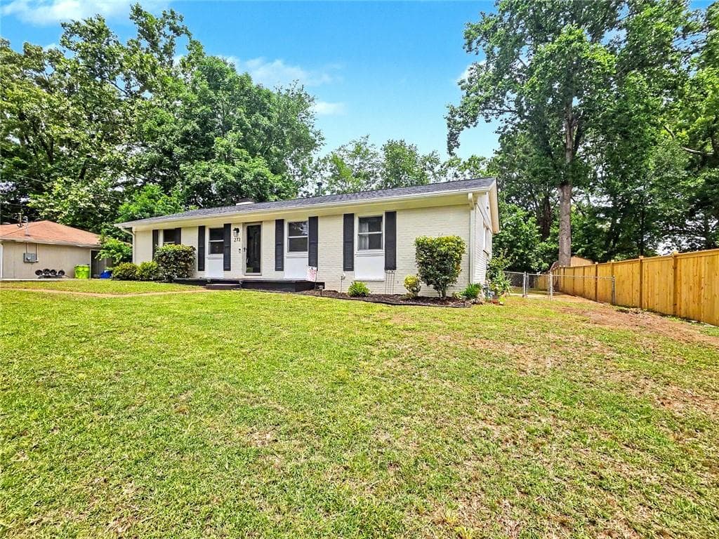 3 bedroom, 2 bathroom, 1,300 sq ft single family residence for sale at 273 Norton Circle, Smyrna, GA 30082 — photo 9