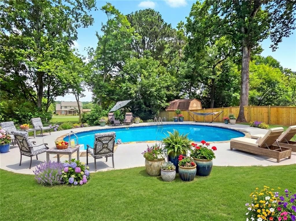 3 bedroom, 2 bathroom, 1,300 sq ft single family residence for sale at 273 Norton Circle, Smyrna, GA 30082 — photo 2