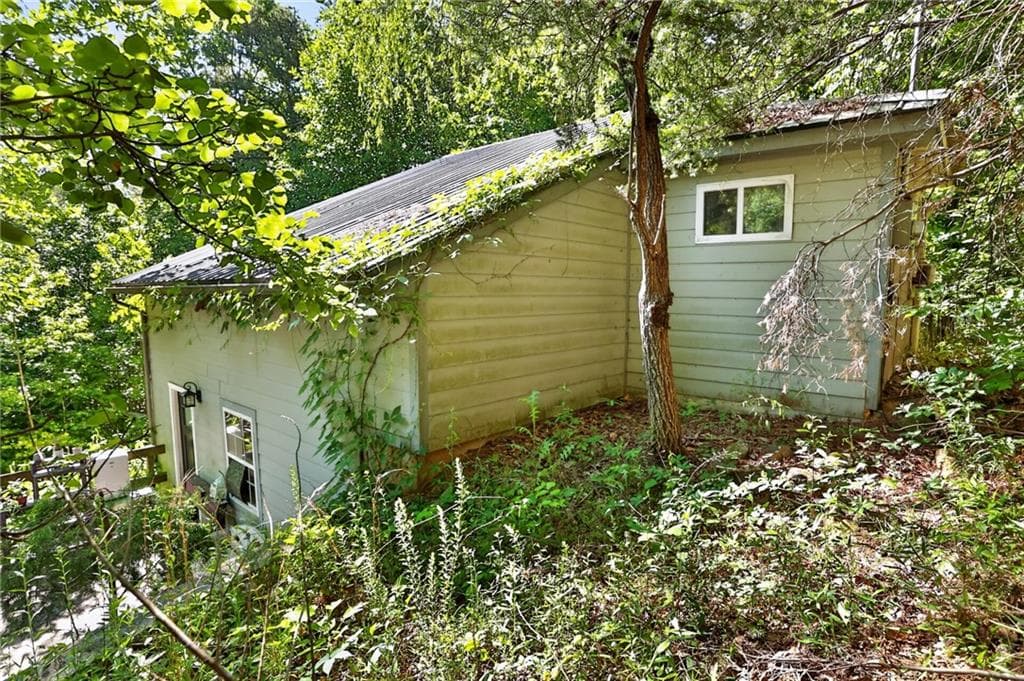 1 bedroom, 1 bathroom, 855 sq ft single family residence under contract at 207 Lanier Drive, Dahlonega, GA 30533