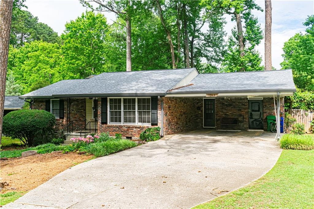 3 bedroom, 3 bathroom, 1,903 sq ft single family residence for sale at 1263 Blueberry Trail, Decatur, GA 30033 — photo 2