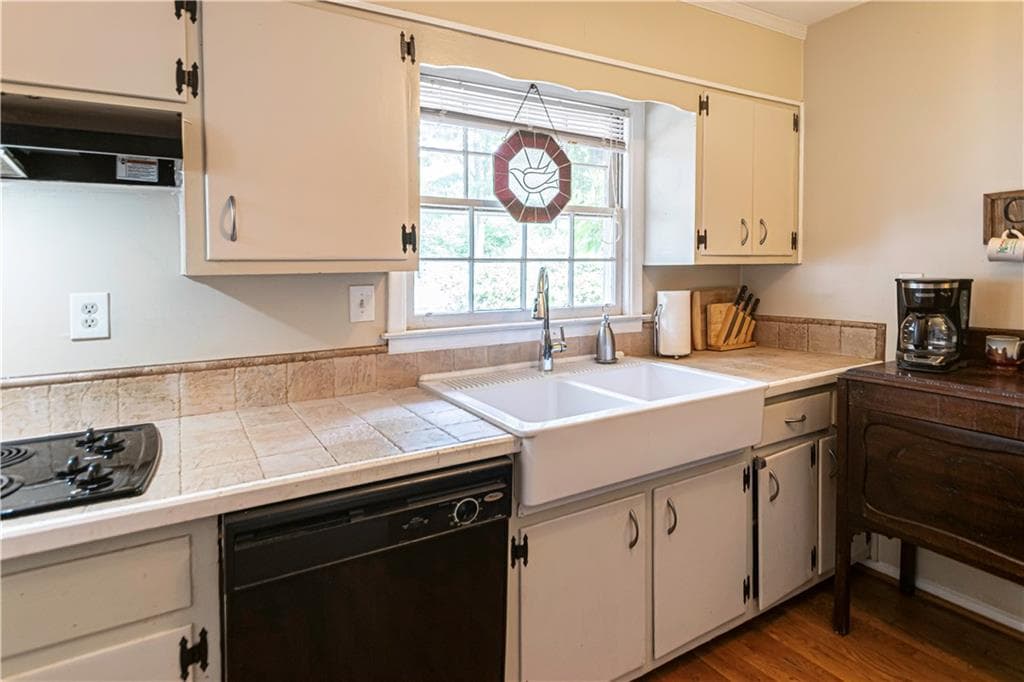 3 bedroom, 3 bathroom, 1,903 sq ft single family residence for sale at 1263 Blueberry Trail, Decatur, GA 30033 — photo 8