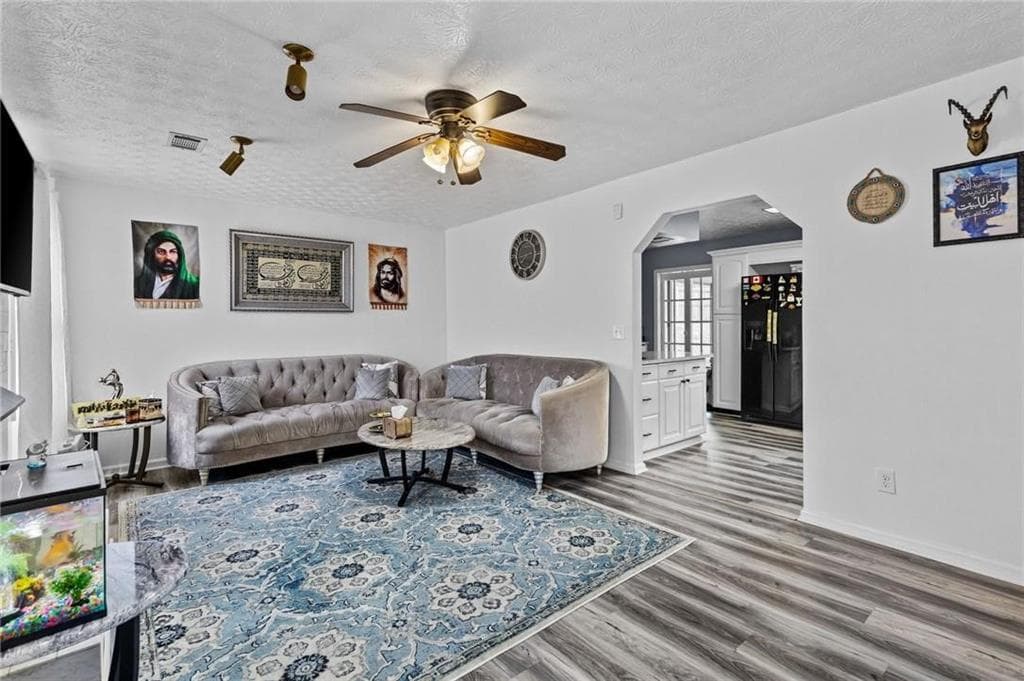 4 bedroom, 3 bathroom, 1,928 sq ft single family residence for sale at 3720 Quail Hollow Trail, Snellville, GA 30039 — photo 3