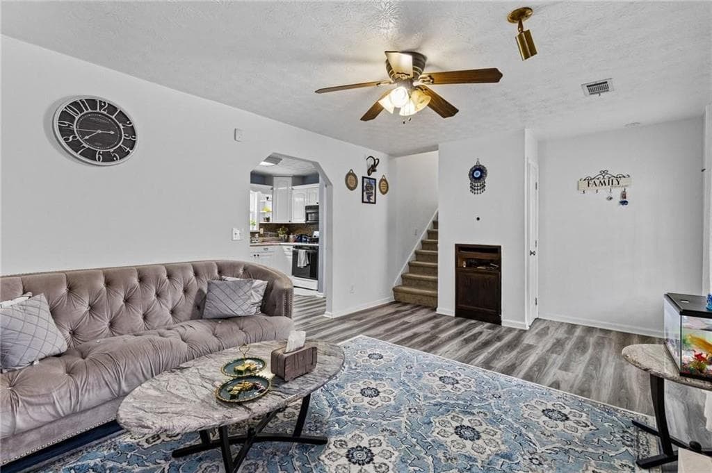 4 bedroom, 3 bathroom, 1,928 sq ft single family residence for sale at 3720 Quail Hollow Trail, Snellville, GA 30039 — photo 4