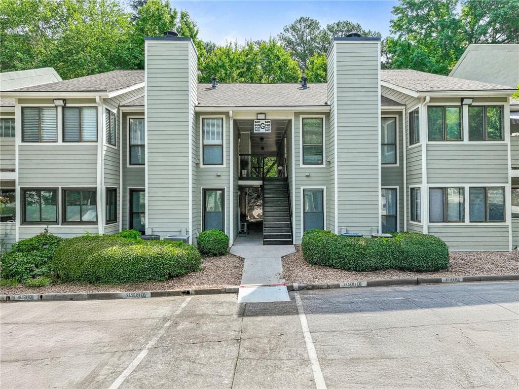 1 bedroom, 1 bathroom, 948 sq ft condominium sold at 3427 Ivys Walk, Atlanta, GA 30340