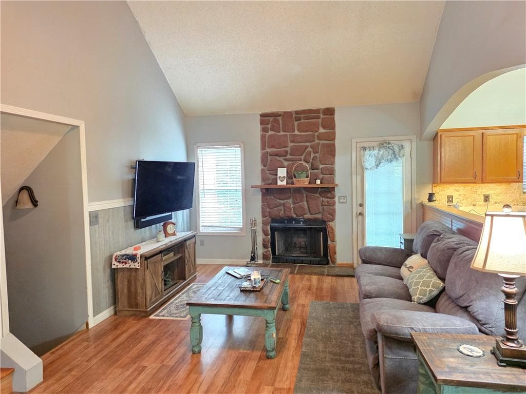 3 bedroom, 2 bathroom, 2,130 sq ft single family residence for sale at 142 Cowan Drive, Cartersville, GA 30120 — photo 6