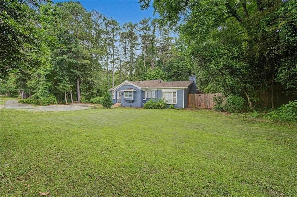 3 bedroom, 2 bathroom, 1,266 sq ft single family residence for sale at 3711 Shallowford Road, Marietta, GA 30062 — photo 5