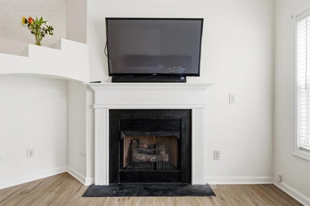 2 bedroom, 2 bathroom, 1,172 sq ft condominium for sale at 4379 Orchard Park Court, Stone Mountain, GA 30083 — photo 4