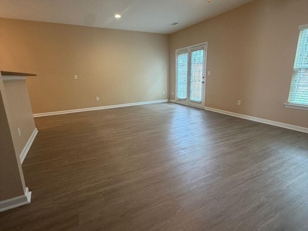 3 bedroom, 3 bathroom, 1,816 sq ft townhouse for rent at 6959 Rogers Point, Lithonia, GA 30058 for $1,895 a month — photo 4