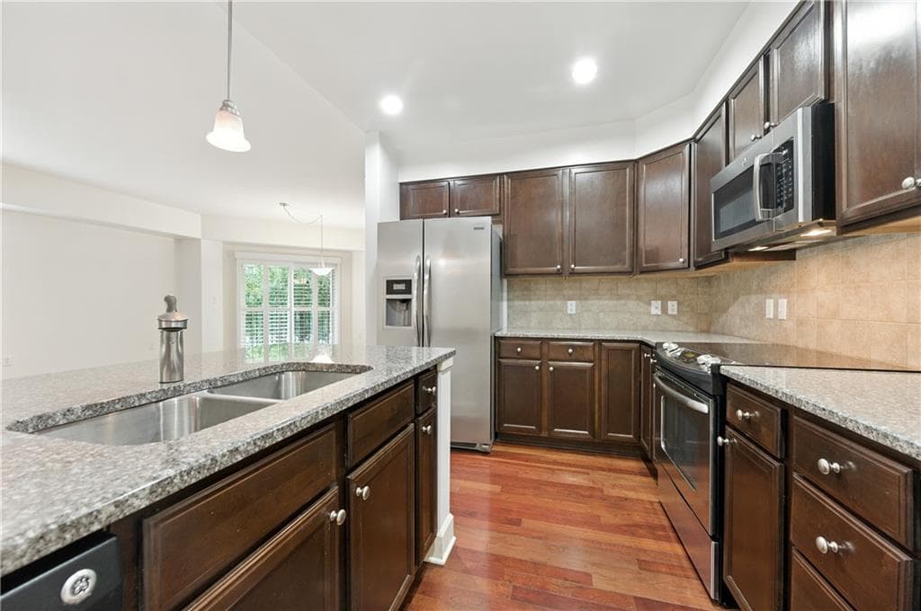 2 bedroom, 3 bathroom, 1,530 sq ft condominium for sale at 200 River Vista Drive 120, Atlanta, GA 30339 — photo 3