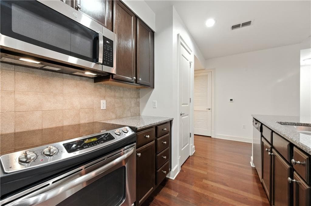 2 bedroom, 3 bathroom, 1,530 sq ft condominium for sale at 200 River Vista Drive 120, Atlanta, GA 30339 — photo 4