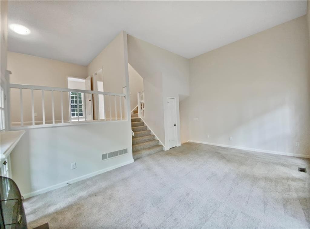 3 bedroom, 3 bathroom, 2,240 sq ft condominium for sale at 502 Brandywine Circle, Atlanta, GA 30350 — photo 4