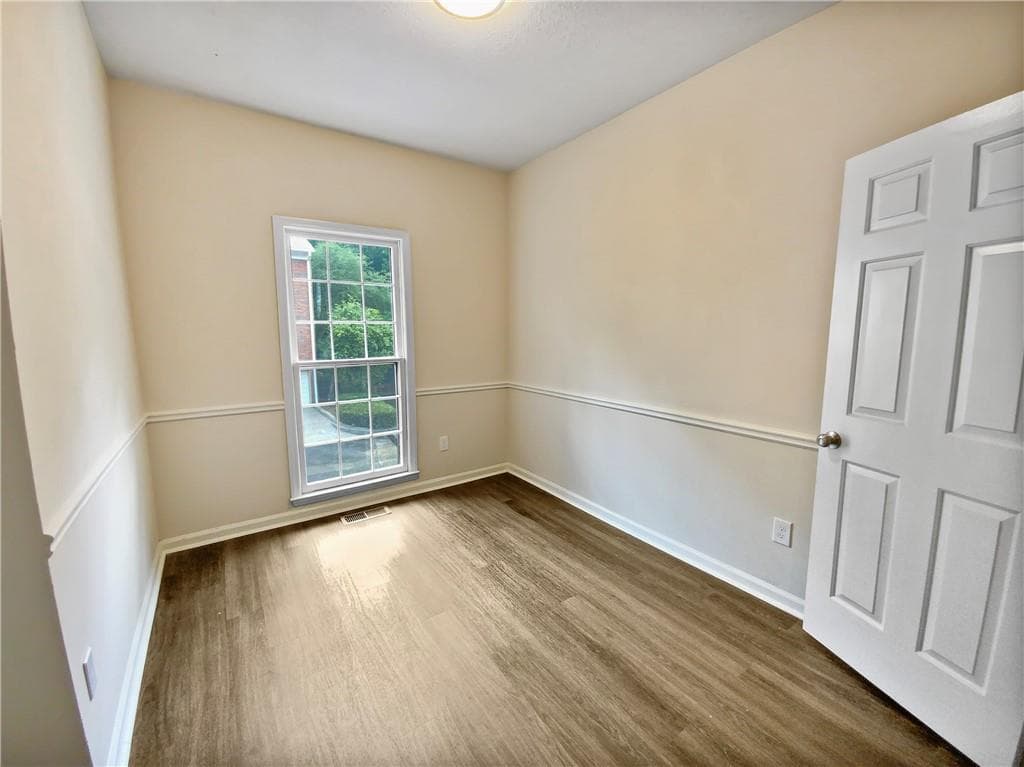 3 bedroom, 3 bathroom, 2,240 sq ft condominium for sale at 502 Brandywine Circle, Atlanta, GA 30350 — photo 9