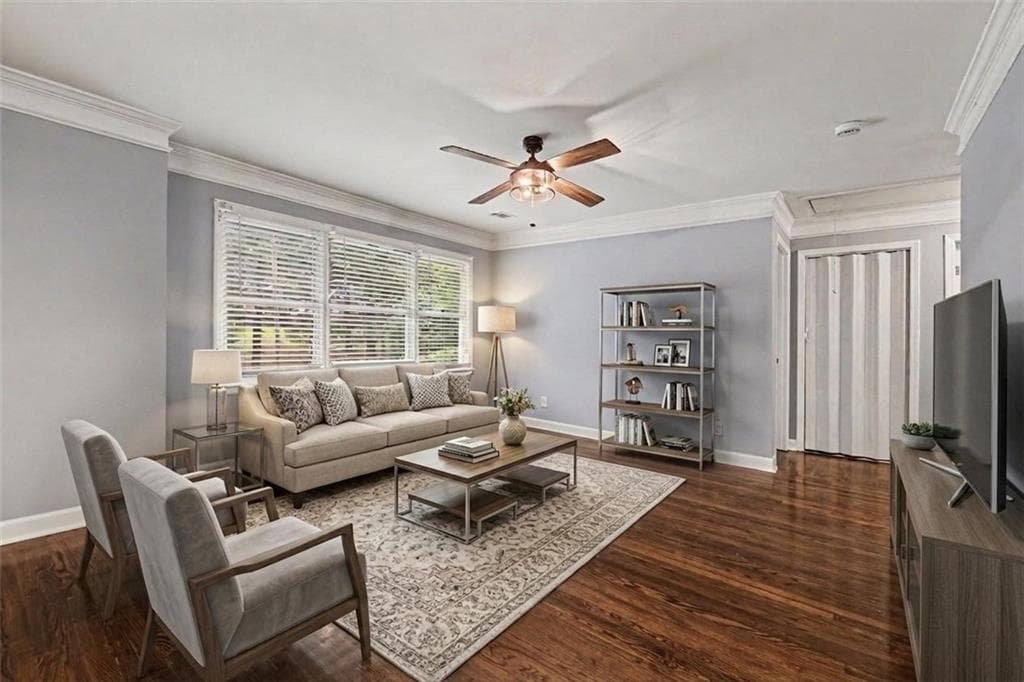 3 bedroom, 1 bathroom, 1,054 sq ft single family residence for sale at 164 Fairburn Road, Atlanta, GA 30331 — photo 6