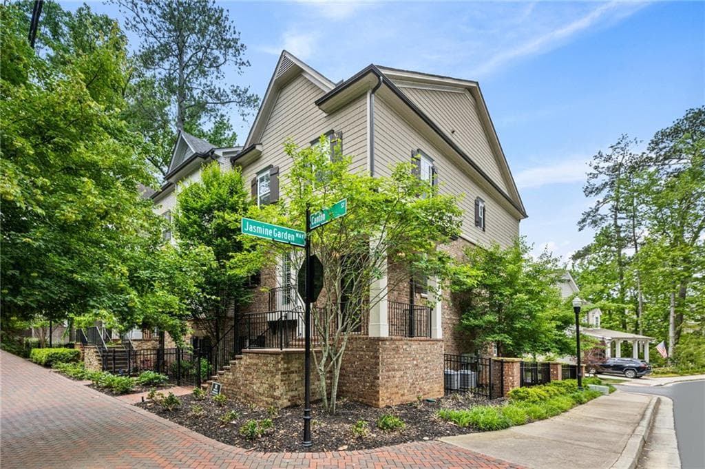 3 bedroom, 4 bathroom, 3,148 sq ft townhouse for sale at 148 Canton Street, Alpharetta, GA 30009 — photo 1 of 46