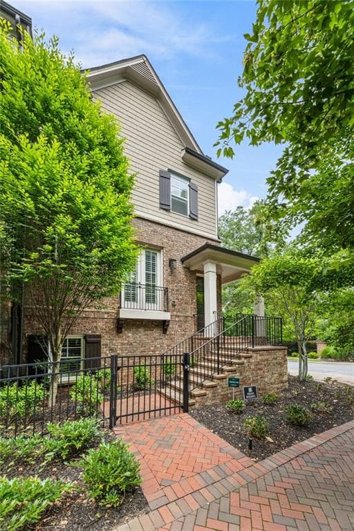 3 bedroom, 4 bathroom, 3,148 sq ft townhouse for sale at 148 Canton Street, Alpharetta, GA 30009 — photo 2