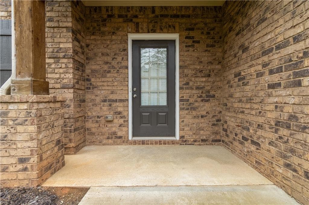 5 bedroom, 3 bathroom, 3,380 sq ft single family residence for sale at 6236 Old Kingston Drive, Atlanta, GA 30331 — photo 3