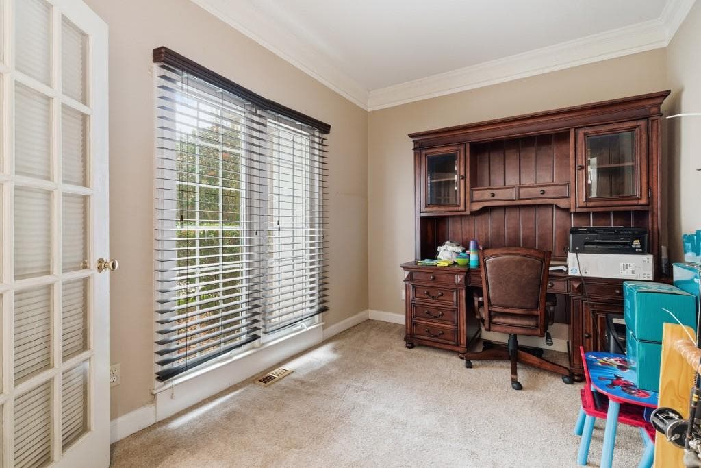 4 bedroom, 3 bathroom, 3,044 sq ft single family residence under contract at 5635 Ashewoode Downs Drive, Alpharetta, GA 30005 — photo 5