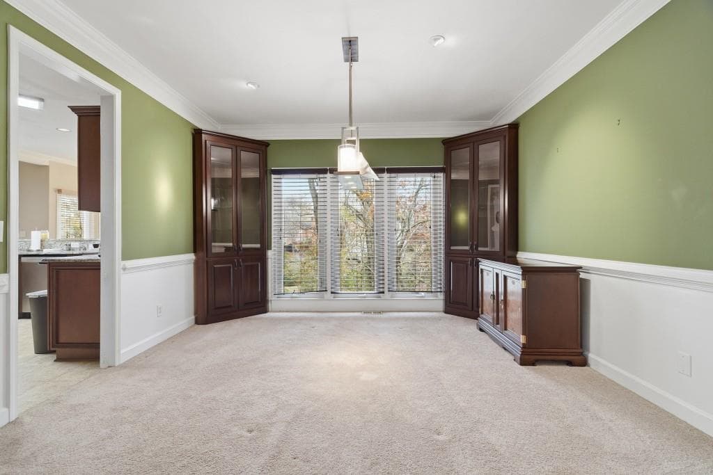 4 bedroom, 3 bathroom, 3,044 sq ft single family residence under contract at 5635 Ashewoode Downs Drive, Alpharetta, GA 30005 — photo 7