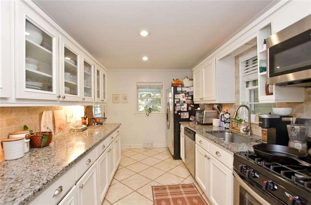 3 bedroom, 1 bathroom, 1,100 sq ft single family residence for rent at 2248 Rando Lane, Atlanta, GA 30318 for $2,300 a month — photo 7