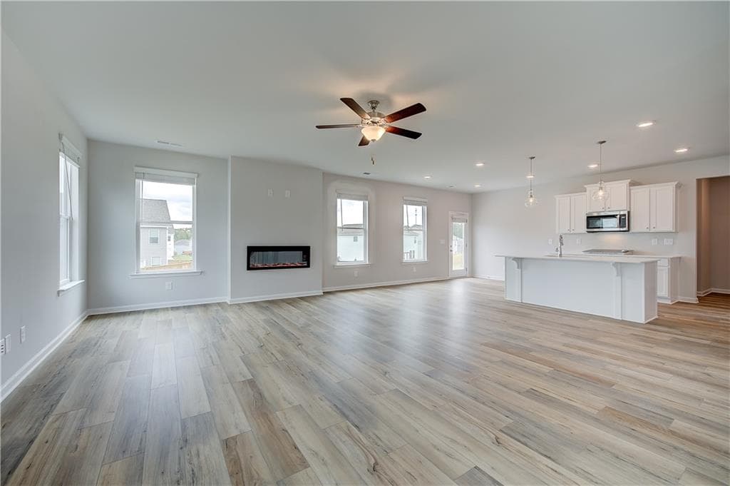 4 bedroom, 4 bathroom, 2,724 sq ft single family residence for sale at 49 Jericho Way, Newnan, GA 30263 — photo 5