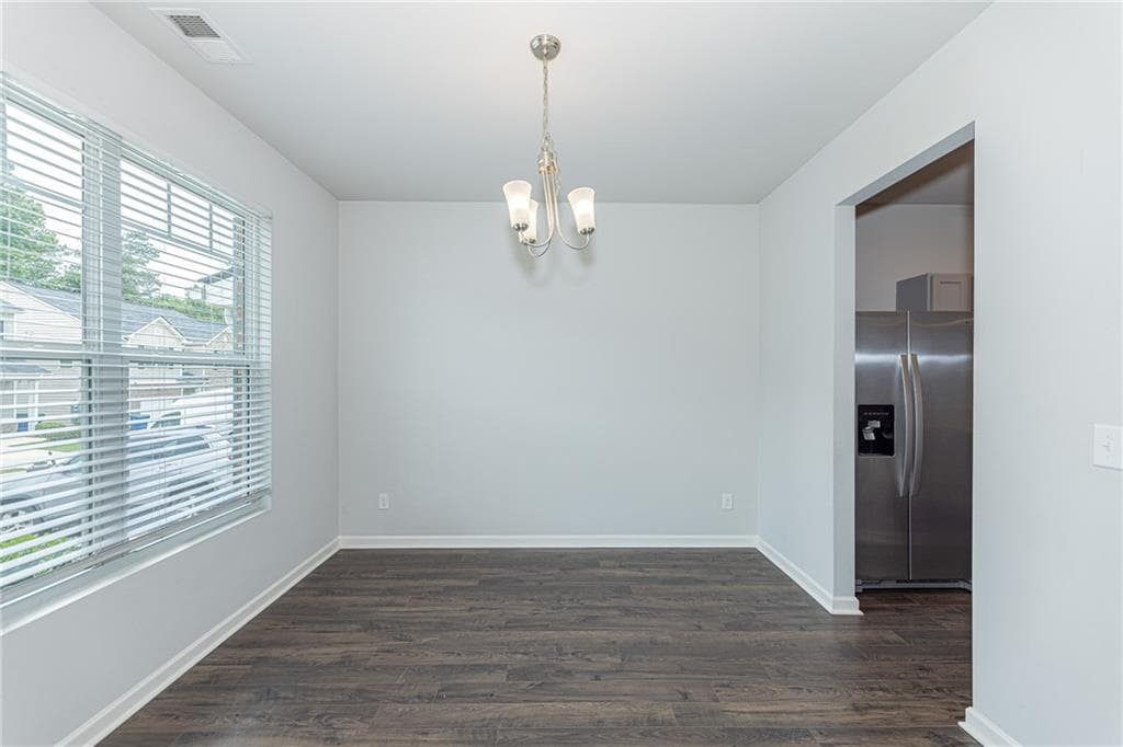 3 bedroom, 3 bathroom, 1,654 sq ft townhouse for sale at 6137 Rockaway Road, Atlanta, GA 30349 — photo 3