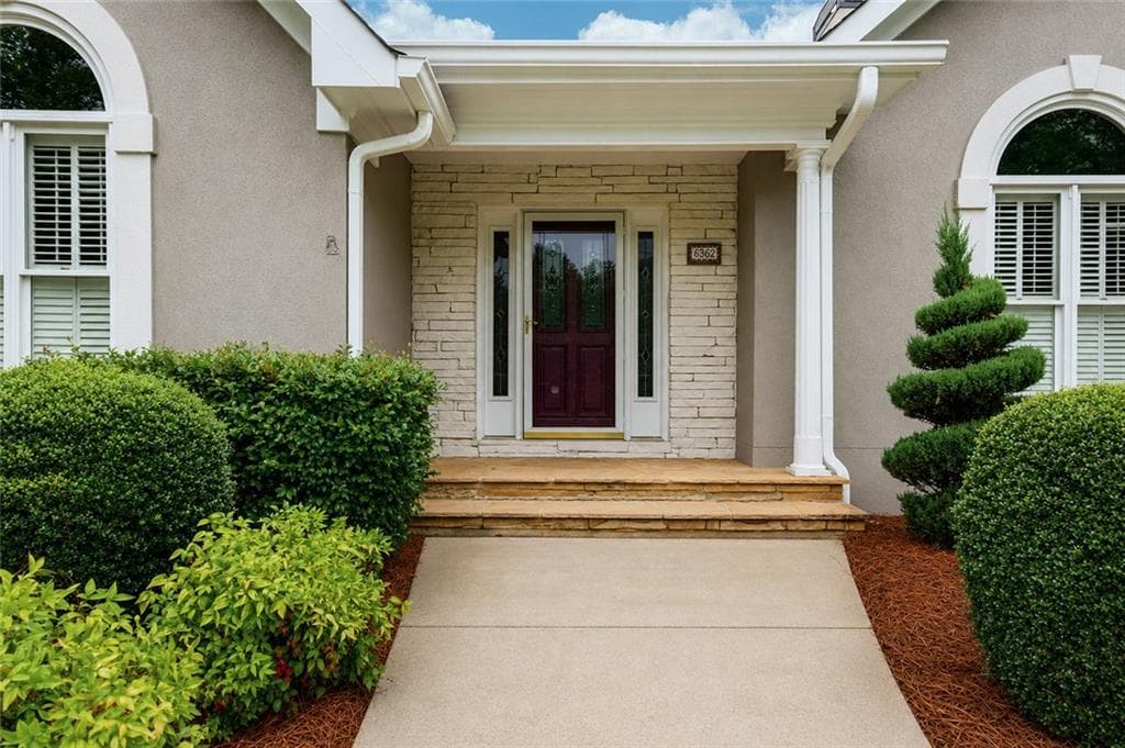 3 bedroom, 2 bathroom, 2,293 sq ft single family residence for sale at 6362 Chestnut Parkway, Flowery Branch, GA 30542 — photo 5