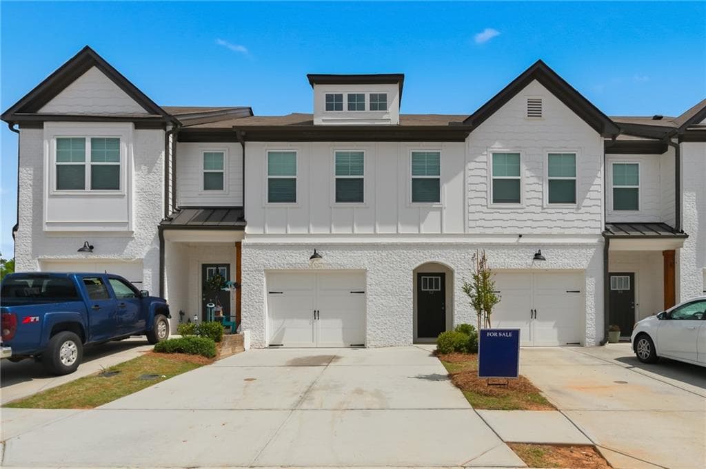 3 bedroom, 3 bathroom, 1,598 sq ft townhouse for sale at 82 Auburn Run Lane, Auburn, GA 30011