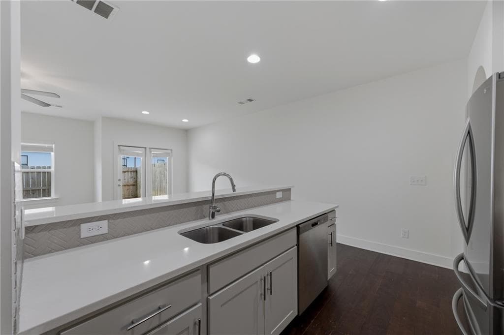 3 bedroom, 3 bathroom, 1,598 sq ft townhouse for sale at 82 Auburn Run Lane, Auburn, GA 30011 — photo 8